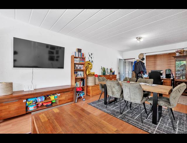 2 BEDROOM APARTMENT FOR SALE IN MELROSE